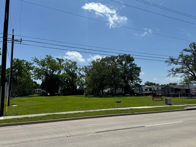 2818 Bayport Blvd, Seabrook, TX à vendre - Photo du bâtiment - Image 3 de 23