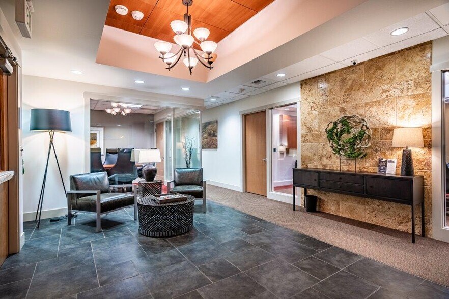 33530 1st Way S, Federal Way, WA à louer - Hall d’entrée - Image 2 de 10