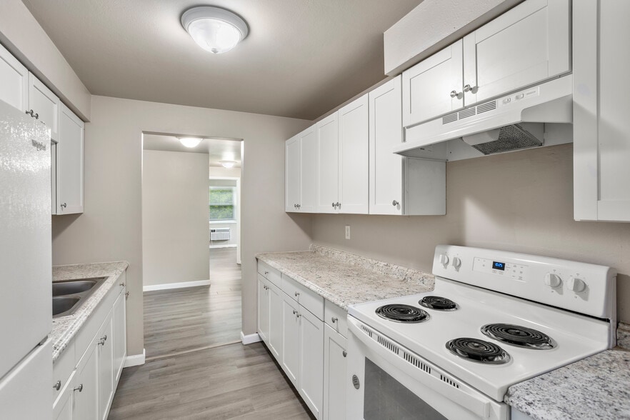 2025-2035 Eastman Ave, Green Bay, WI for sale - Interior Photo - Image 3 of 5