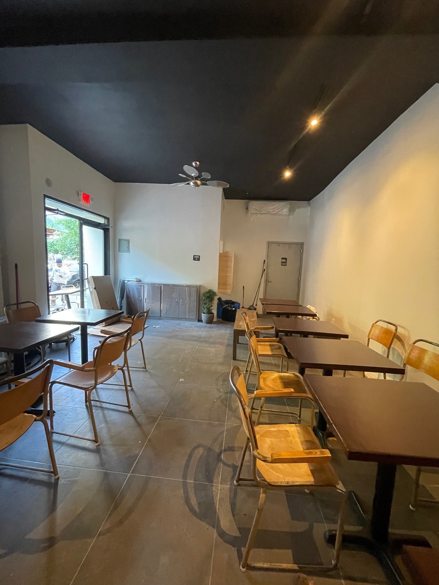 172 S 2nd St, Brooklyn, NY for lease Primary Photo- Image 1 of 3