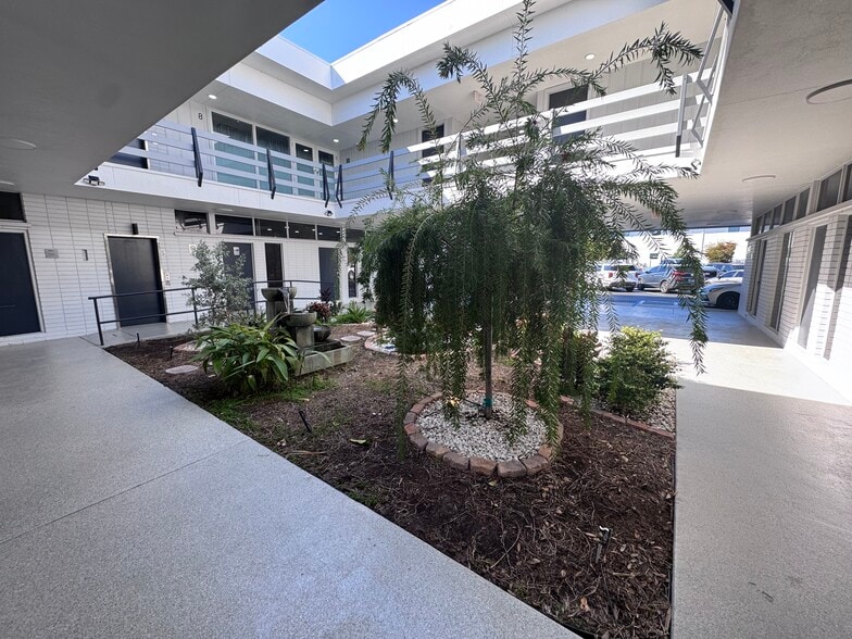 2700 S Tamiami Trl, Sarasota, FL for lease - Building Photo - Image 2 of 19