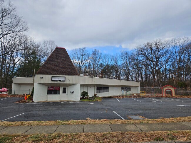 More details for 14900 Cloverdale Rd, Dale City, VA - Retail for Lease