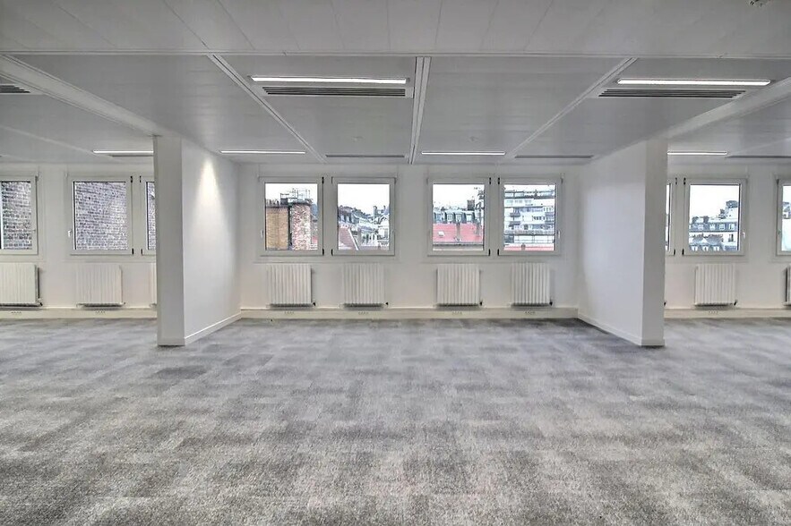 Office in Paris for lease - Interior Photo - Image 3 of 9