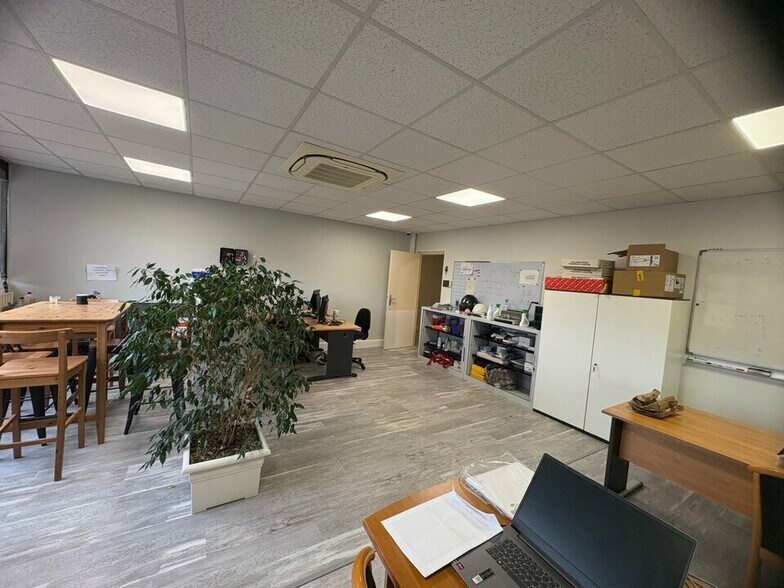 Rue Léon Geffroy, Vitry-sur-Seine for sale - Interior Photo - Image 1 of 5