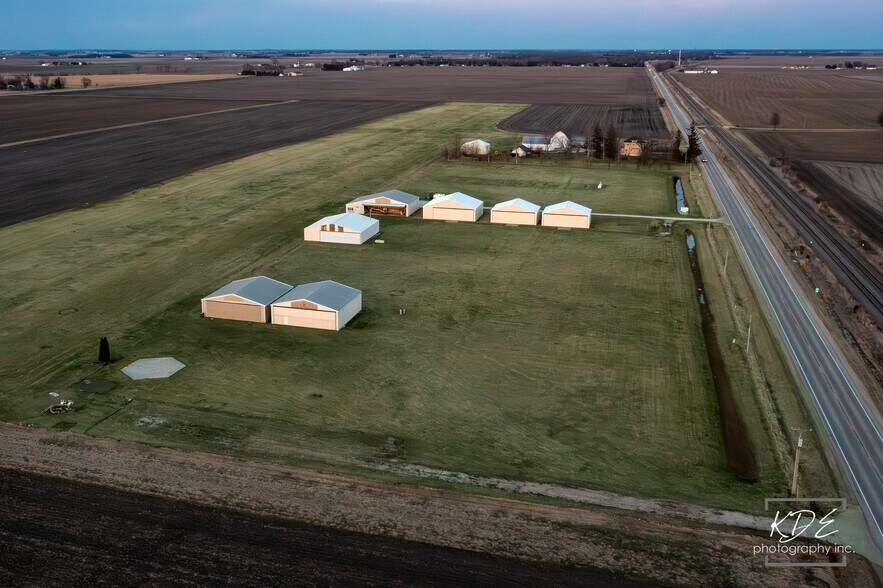 12727 US-30, Hinckley, IL à vendre - Photo du bâtiment - Image 2 de 68