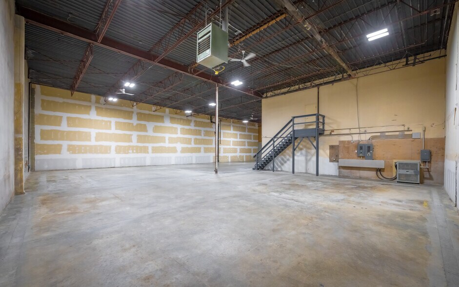 2620 Simpson Rd, Richmond, BC for sale - Building Photo - Image 3 of 14