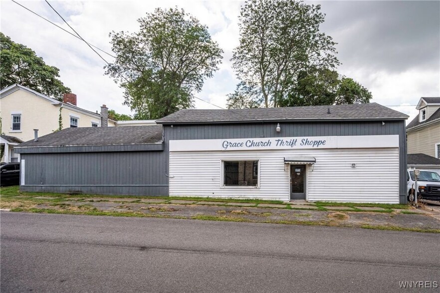 106 La Grange Ave, Lockport, NY à vendre - Photo principale - Image 1 de 6