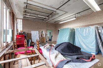 453 New Park Ave, West Hartford, CT for sale Interior Photo- Image 1 of 9