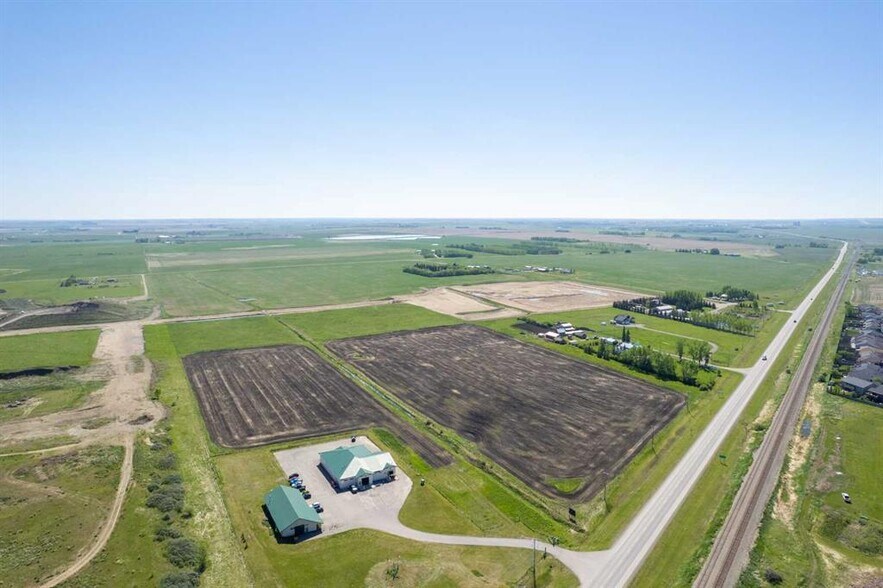 1001A Hwy 2 A, Carstairs, AB à vendre - Photo principale - Image 2 de 6
