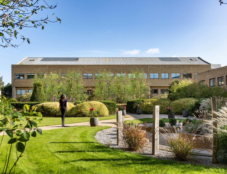 400 Capability Green, Luton à louer - Photo du bâtiment - Image 3 de 9