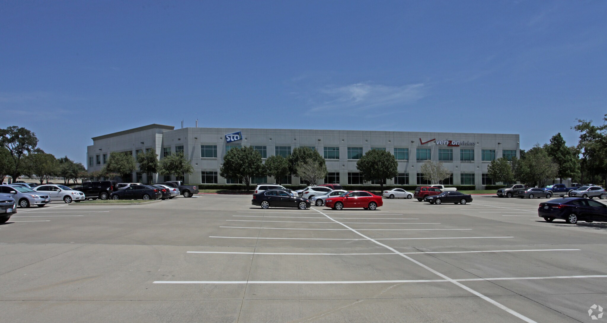 750 State Highway 121 Byp, Lewisville, TX à louer Photo du bâtiment- Image 1 de 16