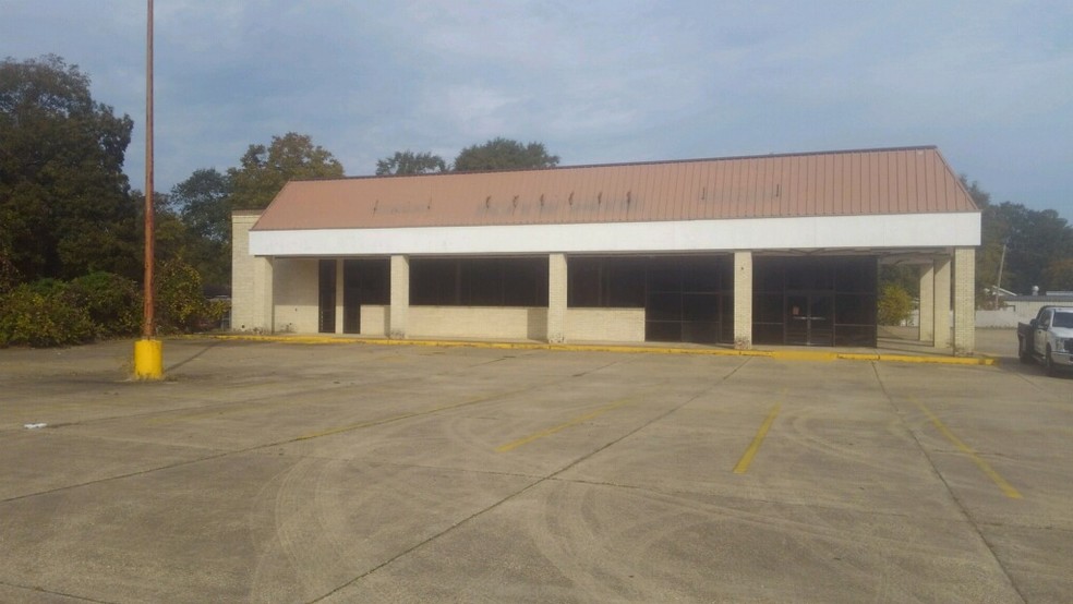 727 N Washington St, Bastrop, LA à vendre - Photo du bâtiment - Image 1 de 1