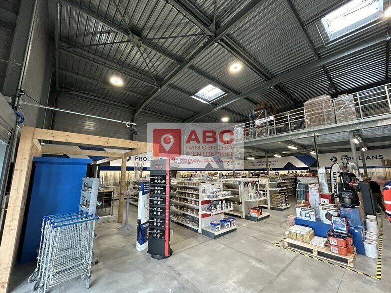 Flex in Montpellier for lease - Interior Photo - Image 3 of 4