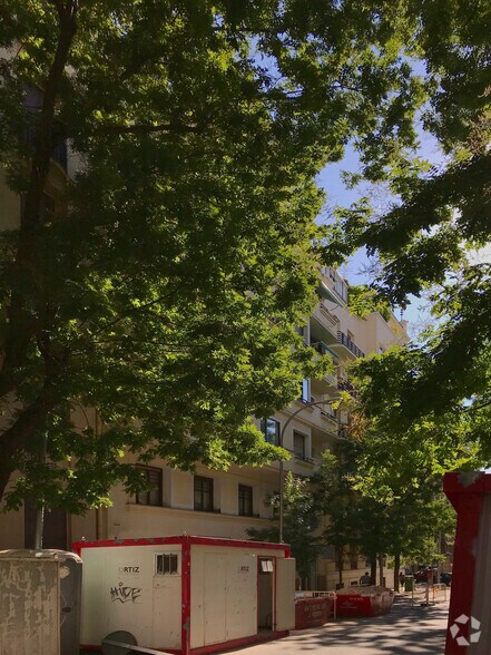 Calle de Viriato, 73, Madrid, Madrid for lease - Building Photo - Image 2 of 2