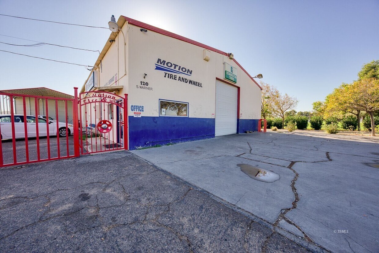 120 S Warner St, Ridgecrest, CA for sale Building Photo- Image 1 of 14