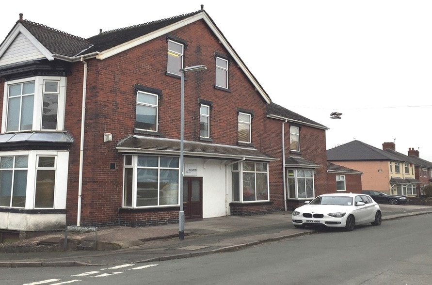 1 Vale Vw, Newcastle Under Lyme for lease - Primary Photo - Image 1 of 5