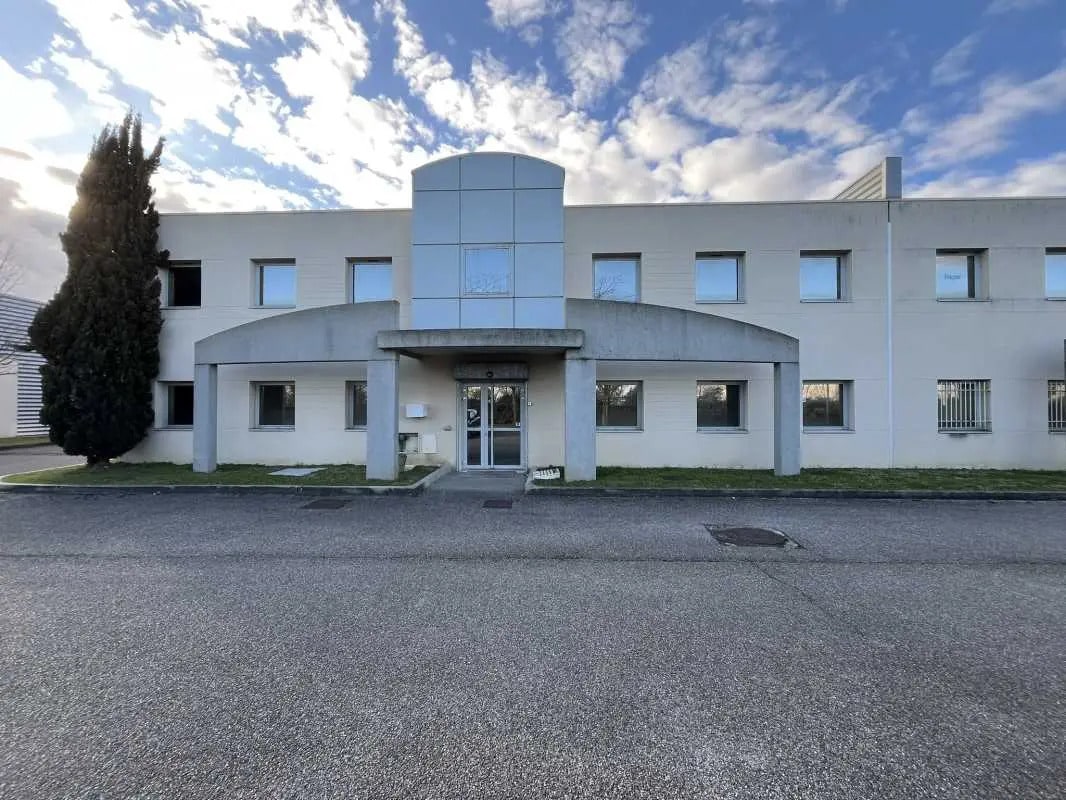 36 Rue Champ Dolin, Saint-Priest for lease Building Photo- Image 1 of 19