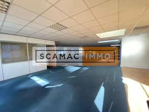 Flex in Villejuif for lease Interior Photo- Image 2 of 5