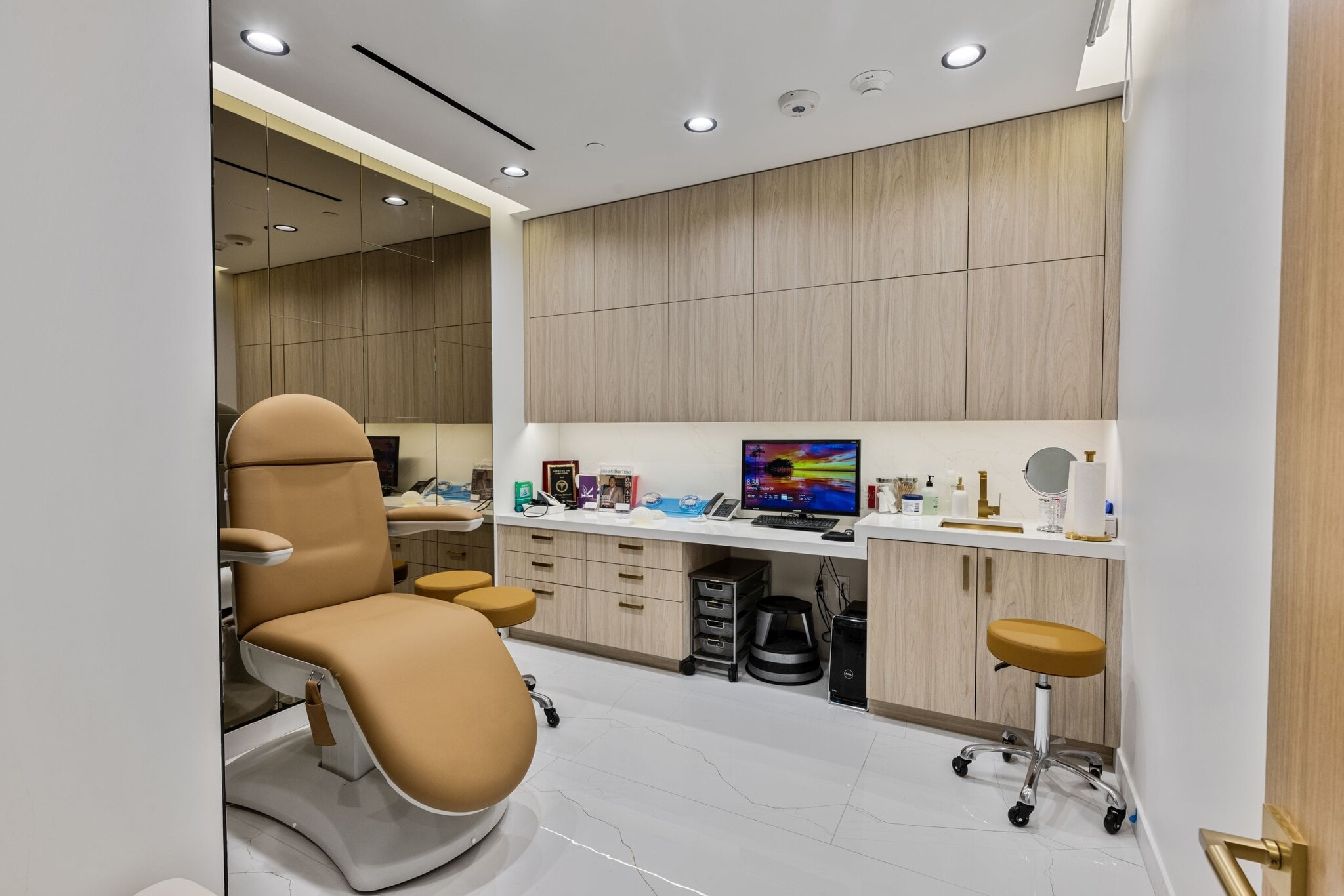 428-444 N Bedford Dr, Beverly Hills, CA for lease Interior Photo- Image 1 of 12