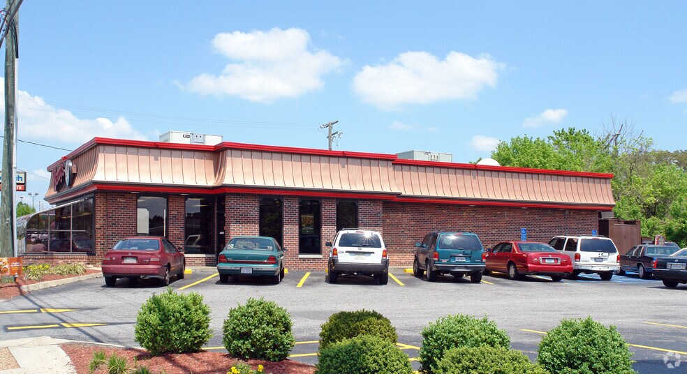 728 N Main St, Suffolk, VA à vendre - Photo du bâtiment - Image 2 de 2