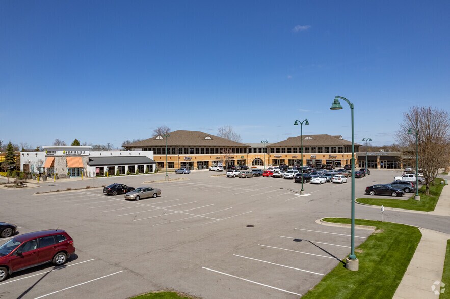 1600 E Beltline Ave NE, Grand Rapids, MI à louer - Photo du bâtiment - Image 3 de 8
