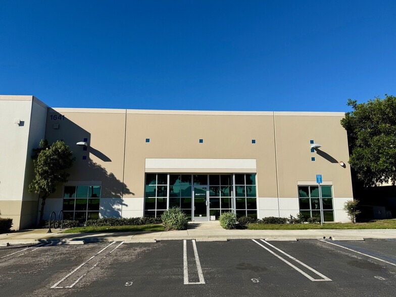 1641 S Rose Ave, Oxnard, CA for sale - Primary Photo - Image 1 of 25