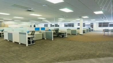 13300 Pioneer Trl, Eden Prairie, MN for lease Interior Photo- Image 2 of 2