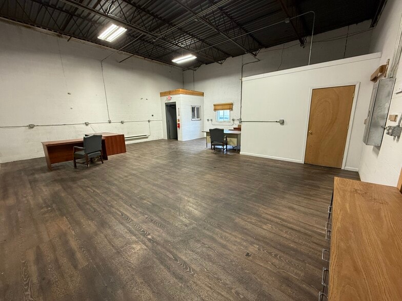 930 Lafayette Rd, Medina, OH for lease - Building Photo - Image 3 of 18