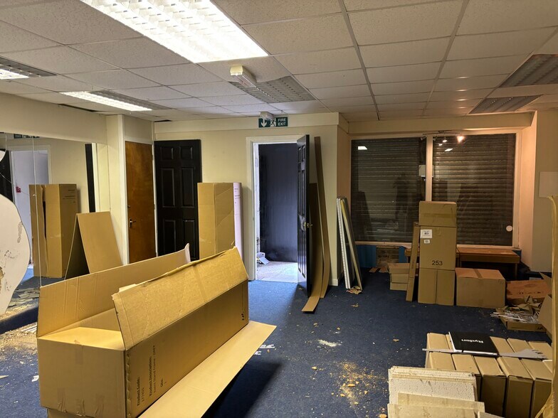 18 Main St, Kinglassie à louer - Photo du bâtiment - Image 2 de 3