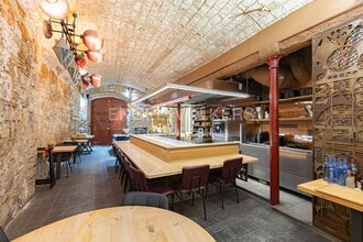 Retail in Barcelona, Barcelona for lease Interior Photo- Image 1 of 30