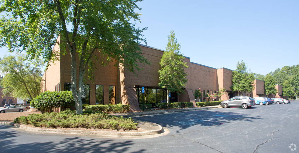 2197 Canton Rd, Marietta, GA for lease - Primary Photo - Image 1 of 9