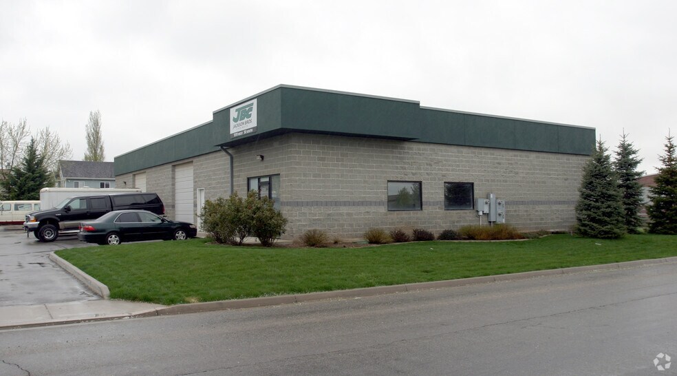 1319 W 50 S, Centerville, UT à louer - Photo du bâtiment - Image 2 de 7