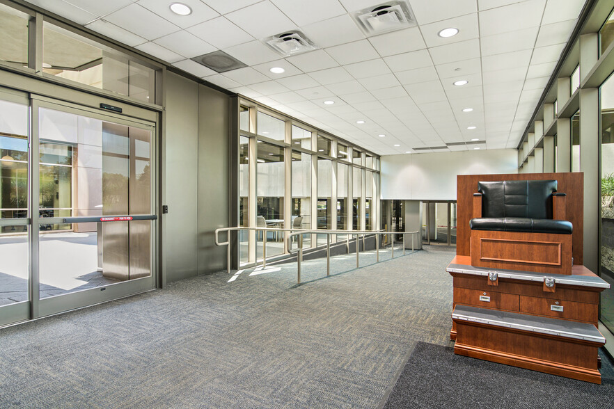 5599 San Felipe St, Houston, TX for lease - Interior Photo - Image 3 of 28