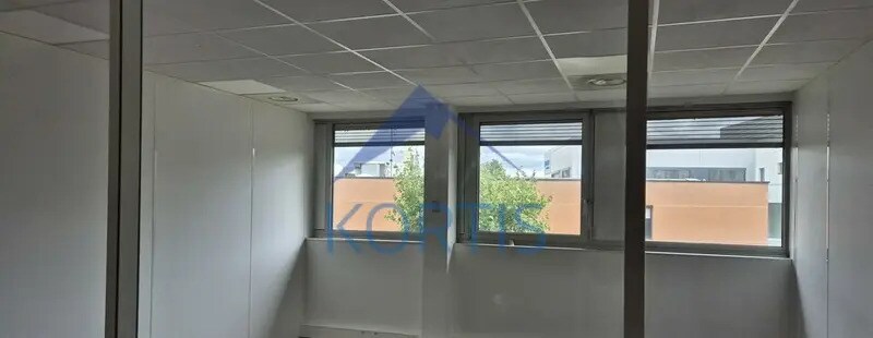 7 Rue Maryse Bastié, Bron for lease - Interior Photo - Image 2 of 5