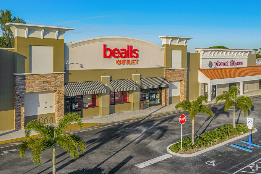14530-14610 S Military Trl, Delray Beach, FL à louer - Photo du bâtiment - Image 2 de 6
