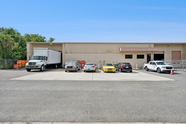 Plus de détails pour 10235 General Dr, Orlando, FL - Industriel à vendre