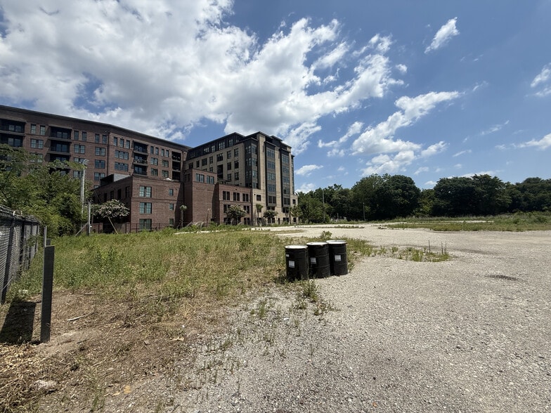 1300 Meeting Street Rd, North Charleston, SC for lease - Building Photo - Image 3 of 6