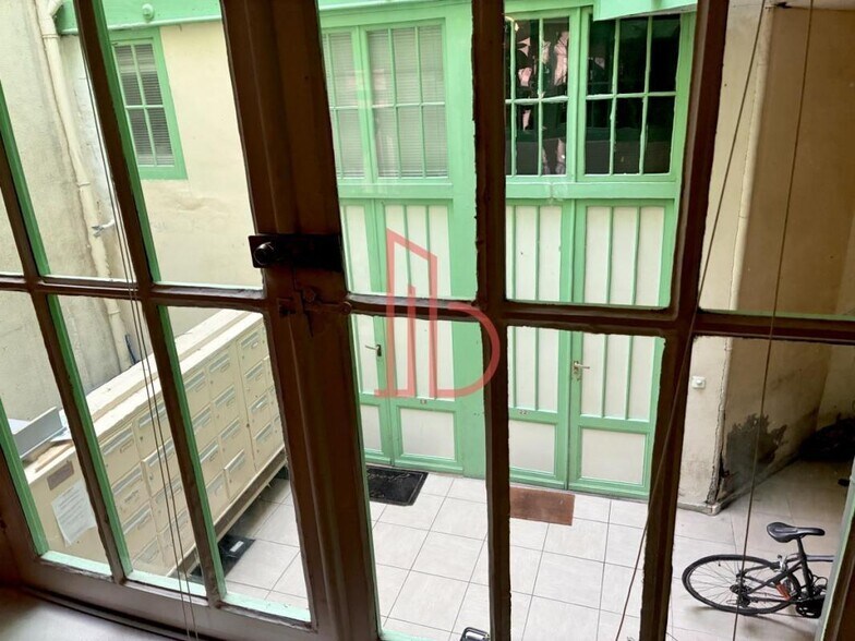 Office in Bordeaux for lease - Interior Photo - Image 3 of 5