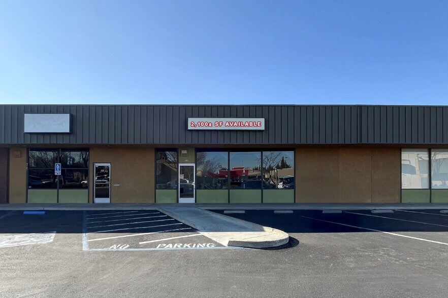 5763-5771 N 1st St, Fresno, CA for lease - Building Photo - Image 2 of 4