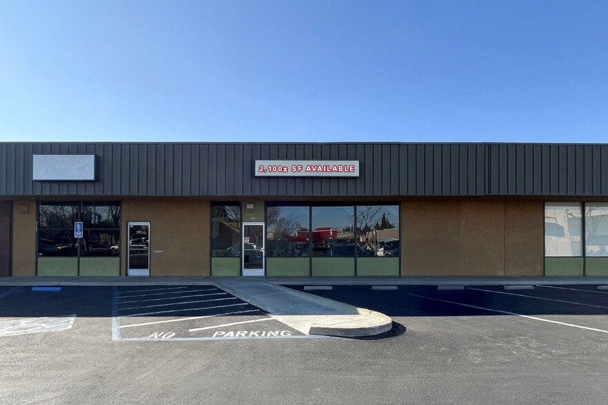 5763-5771 N 1st St, Fresno, CA à louer - Photo du bâtiment - Image 2 de 4