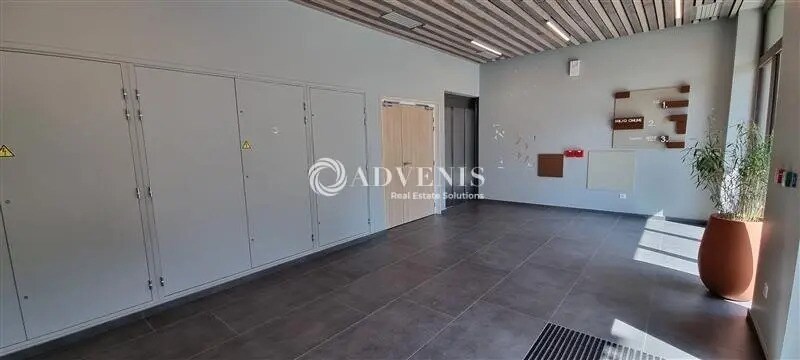Office in VILLENEUVE-D'ASCQ for lease - Lobby - Image 3 of 7