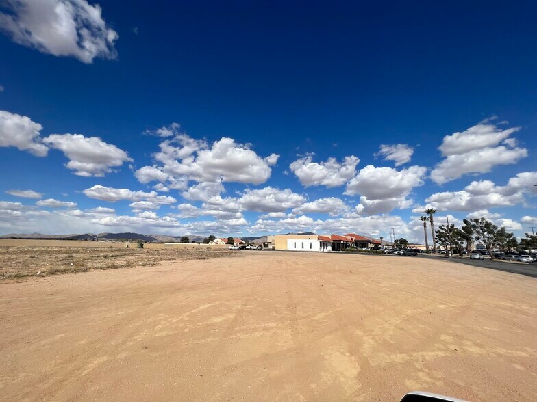 21650 Bear Valley Rd, Apple Valley, CA for sale - Building Photo - Image 2 of 12