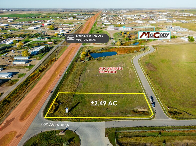 2.49 ac adj to 5922 Dakota Pkwy W, Williston, ND à vendre - Photo principale - Image 1 de 11