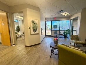 9160 E bahia Dr, Scottsdale, AZ for lease Interior Photo- Image 2 of 7