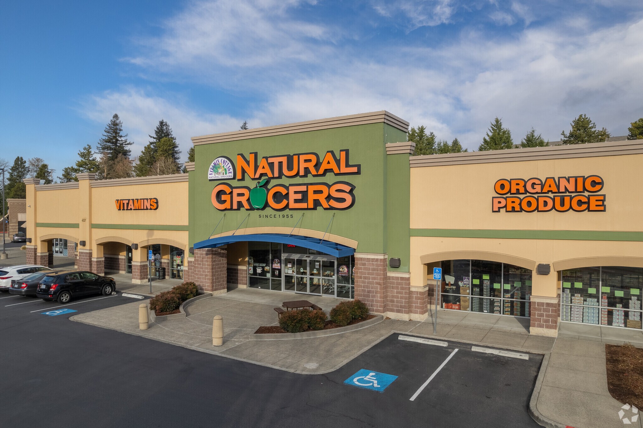 401-489 NW Burnside Rd, Gresham, OR for lease Building Photo- Image 1 of 7