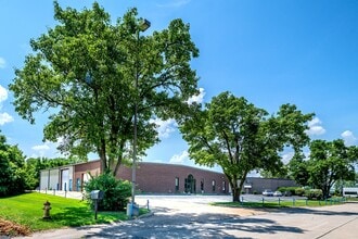 617 Cepi Dr, Chesterfield, MO à louer Photo intérieure- Image 2 de 28