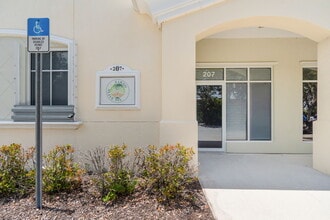 3449 Technology Dr, North Venice, FL à louer Photo du bâtiment- Image 2 de 23