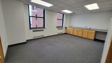 324 W Superior St, Duluth, MN for lease Interior Photo- Image 2 of 5