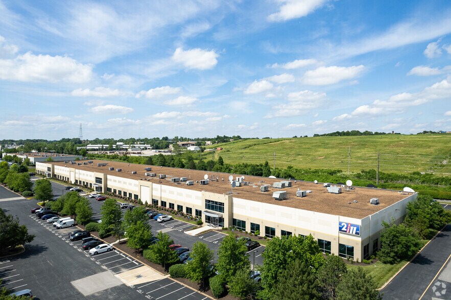 2250-2270 Ball Dr, Saint Louis, MO à louer - Photo du bâtiment - Image 3 de 4