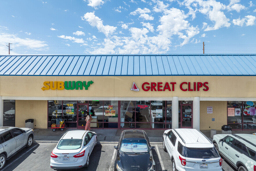 17080 Bear Valley Rd, Victorville, CA for sale - Building Photo - Image 3 of 6